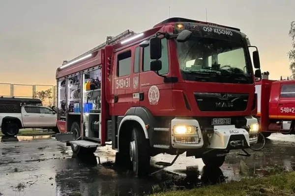 Manewry ratownicze OSP nad jeziorem Czarnym w Kęsowie