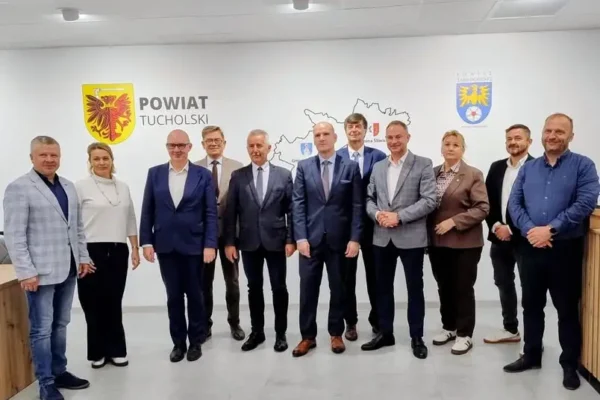 Remont skrzyżowania w Piastoszynie. Gmina Kęsowo i Powiat Tucholski podpisały umowy