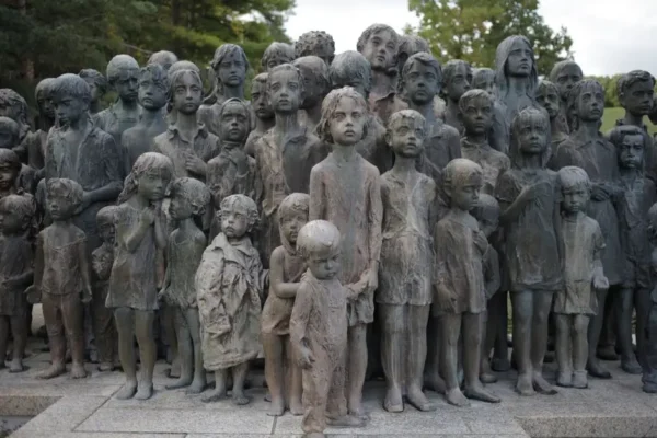 Lekcja historii w klasie IIIa: uczniowie poznali wojenne losy mieszkańców Borów Tucholskich