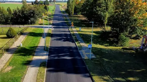 Remont DW 241 na finiszu – nowa nawierzchnia i doświetlone przejścia dla pieszych